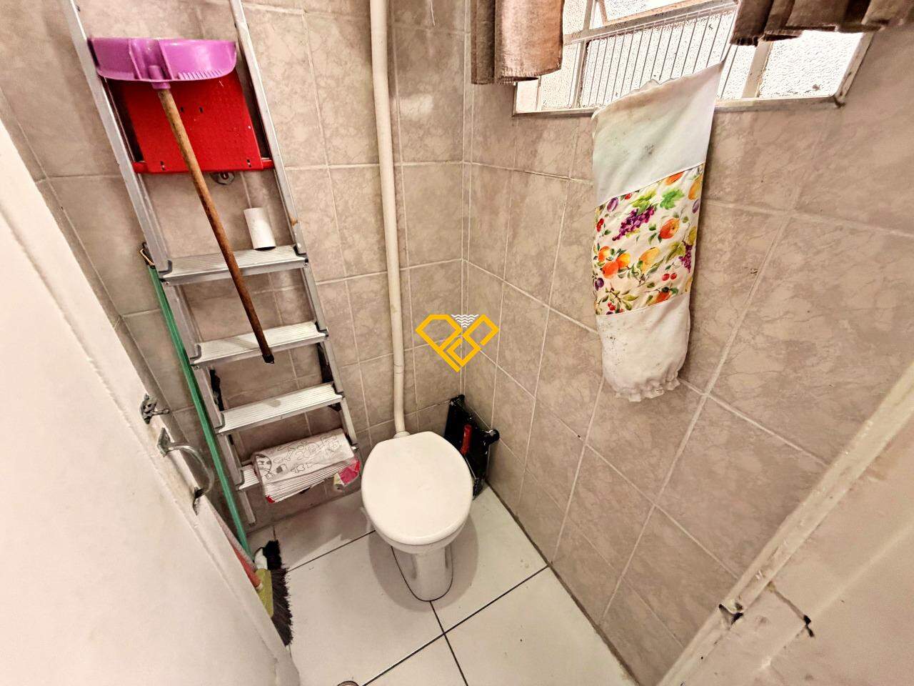 Apartamento à venda no Gonzaga: Wc de serviço
