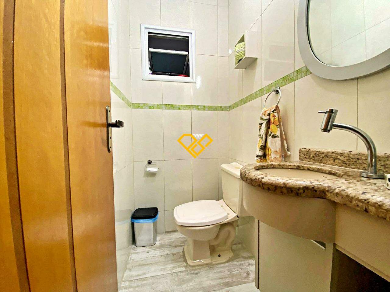 Sobrado à venda no Vila Mathias: Lavabo