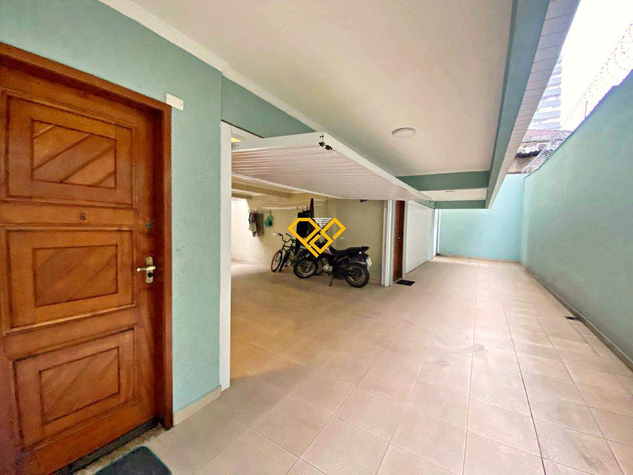 Sobrado à venda no Vila Mathias: Garagem