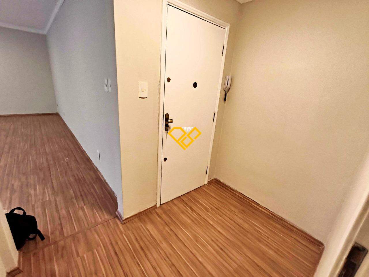 Apartamento à venda no Boqueirão: Entrada social