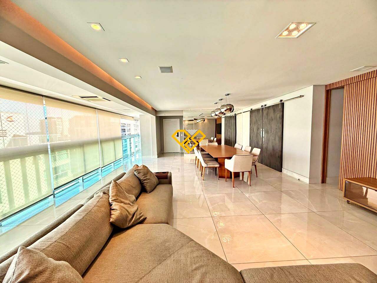 Apartamento à venda no Gonzaga: Varanda e sala
