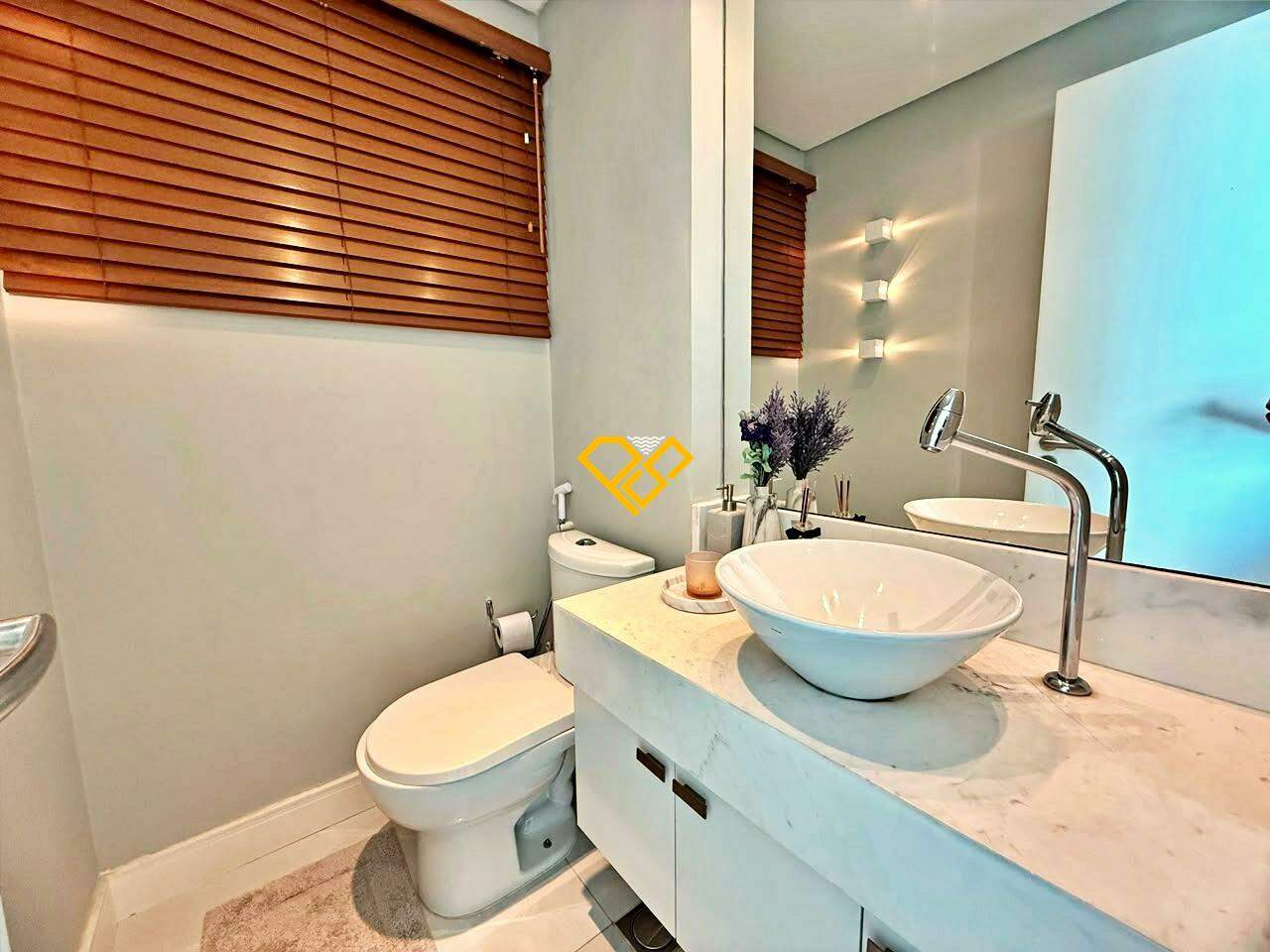 Apartamento à venda no Gonzaga: Lavabo