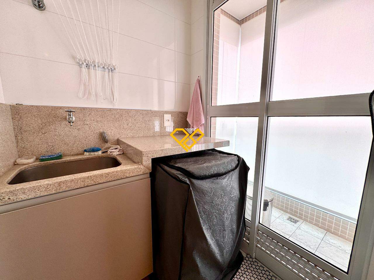 Apartamento à venda no José Menino: Área de serviço