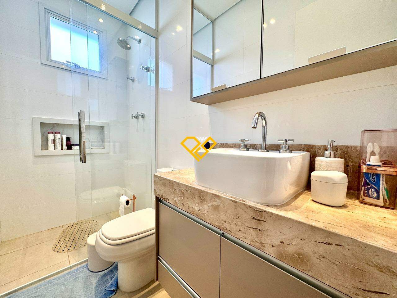 Apartamento à venda no José Menino: Wc suíte