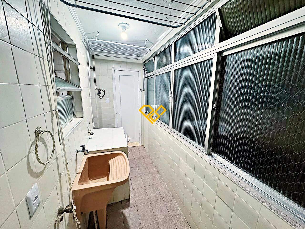 Apartamento à venda no Embaré: Área de serviço