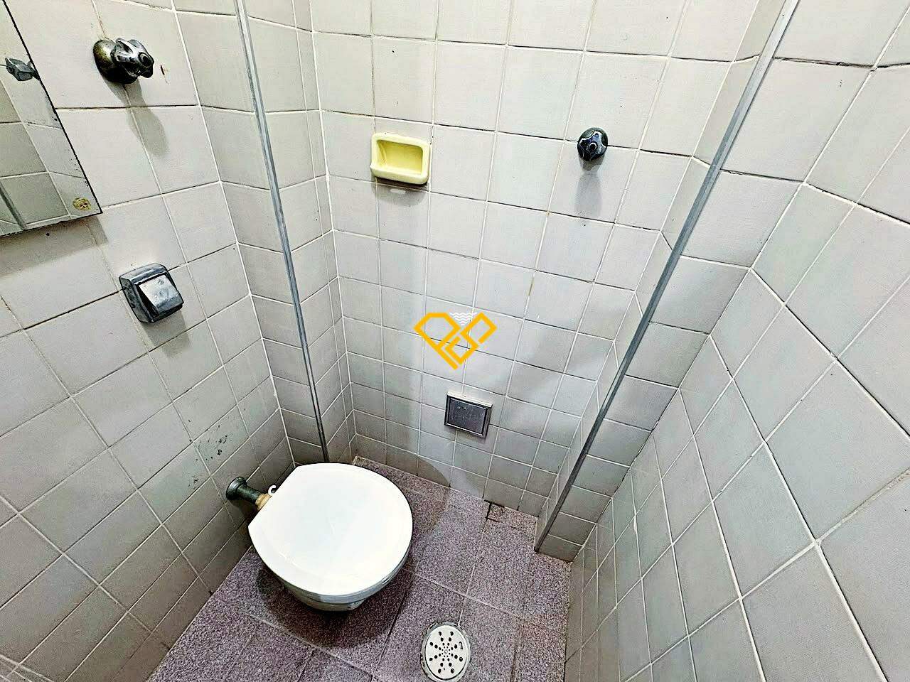 Apartamento à venda no Embaré: Wc de serviço