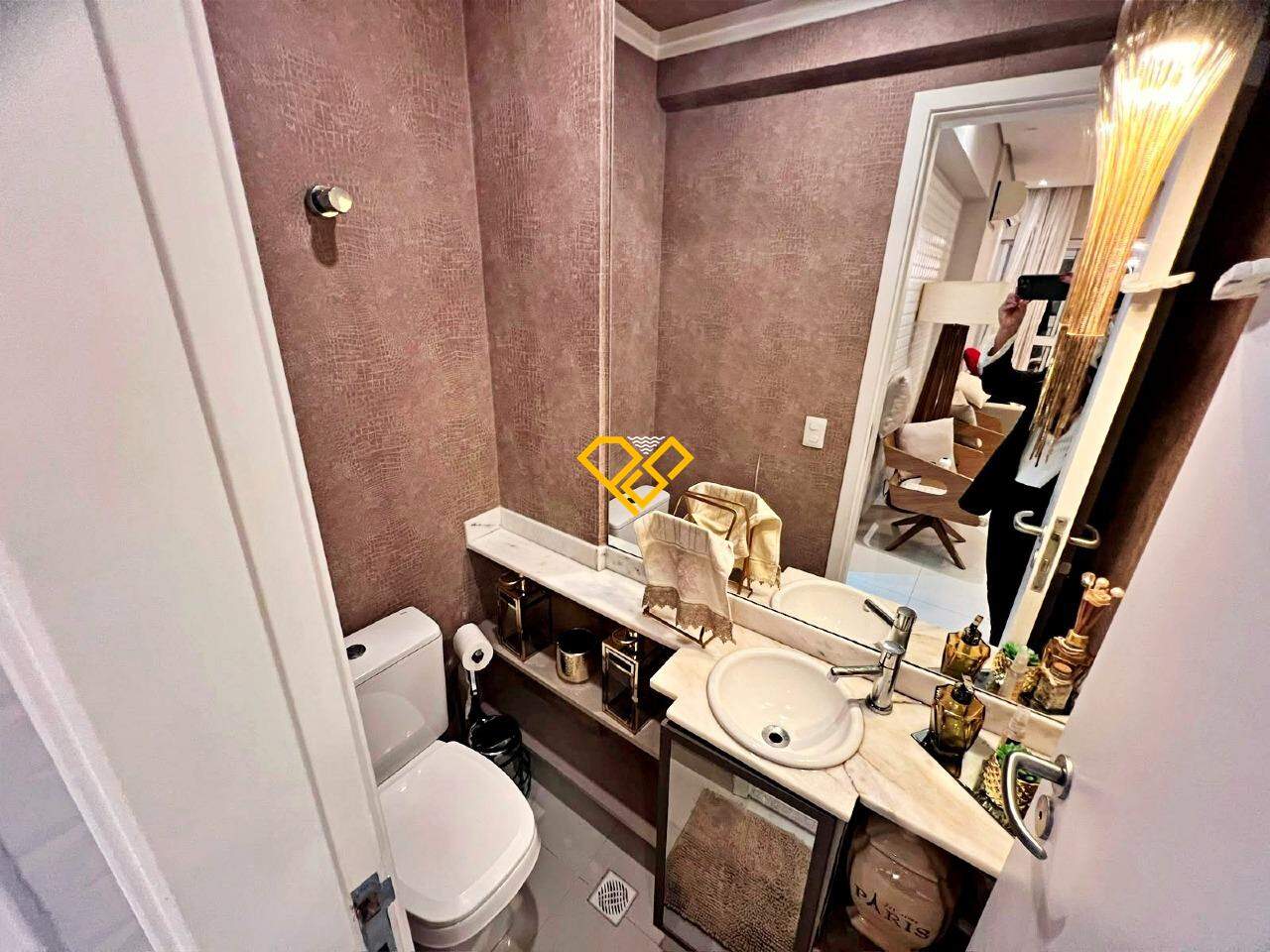 Apartamento à venda no Gonzaga: Lavabo