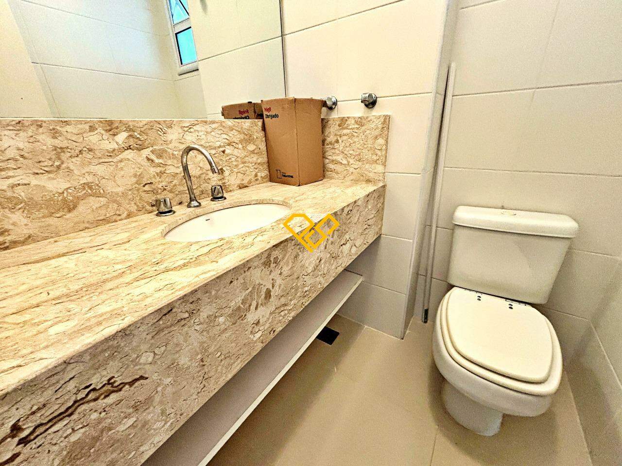 Apartamento à venda no Embaré: