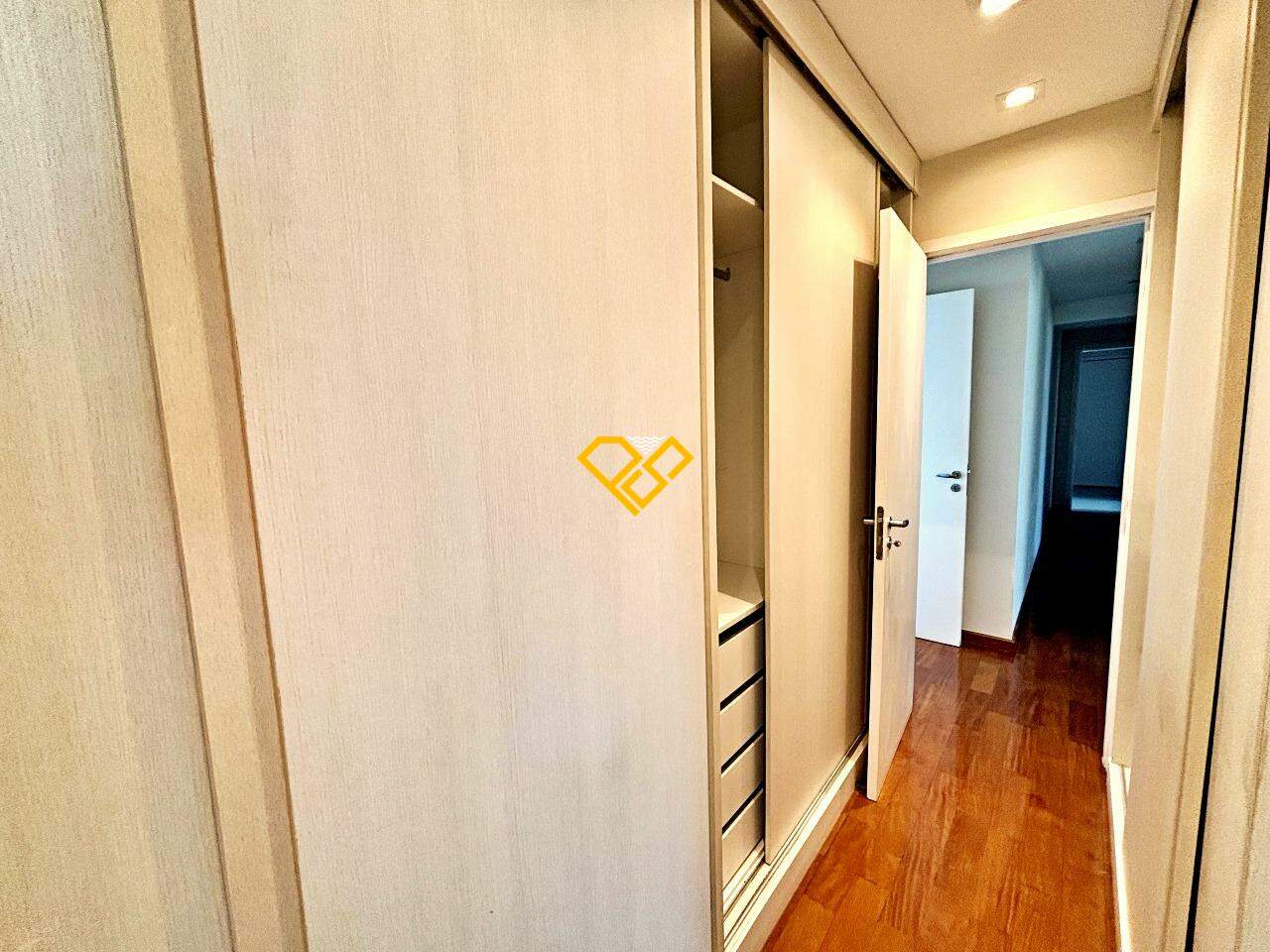 Apartamento à venda no Embaré: Suíte 1