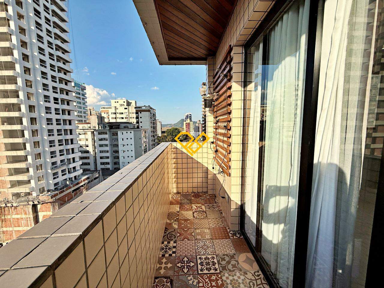 Apartamento para aluguel no Ponta da Praia: Varanda