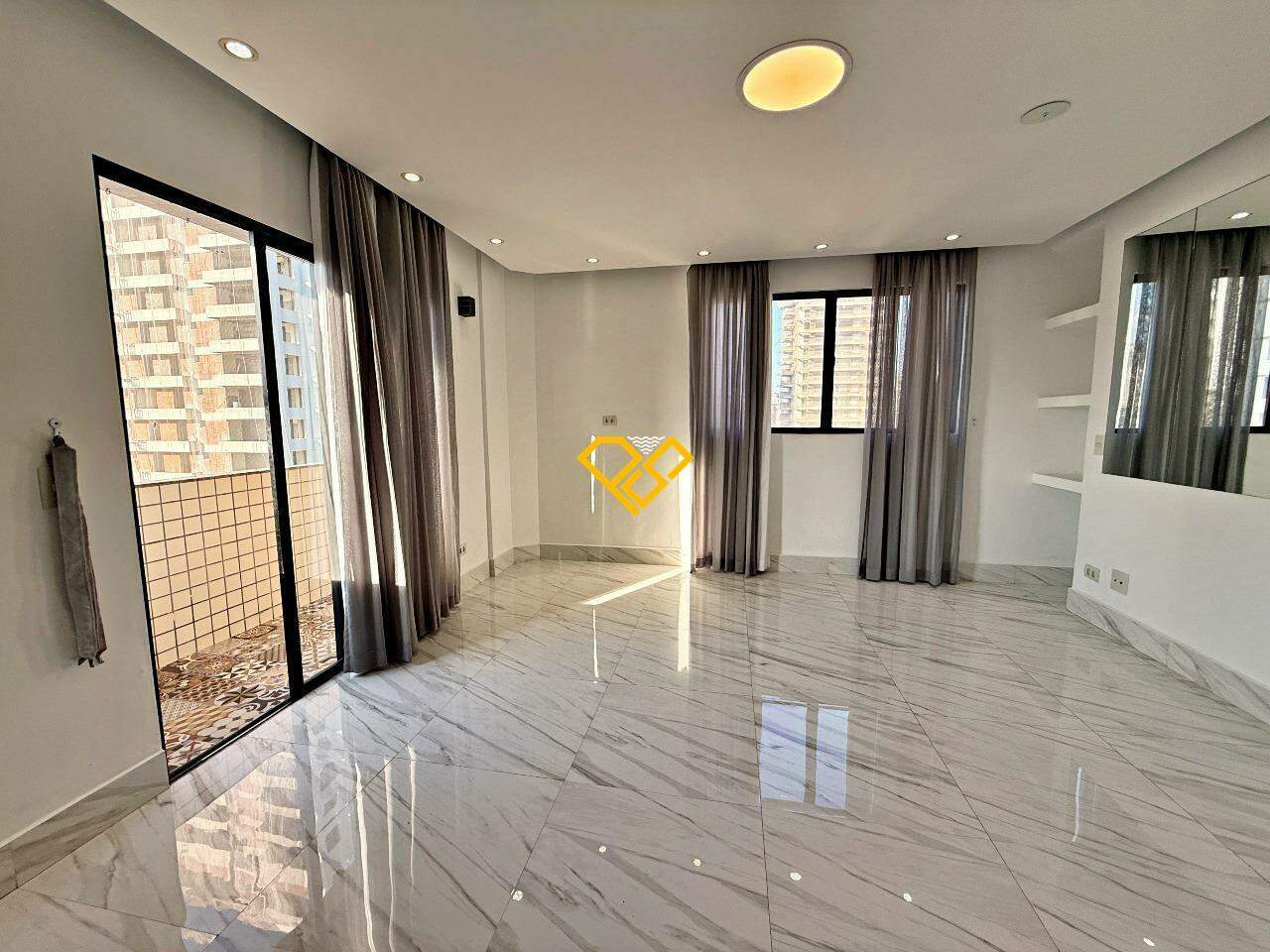 Apartamento para aluguel no Ponta da Praia: Sala