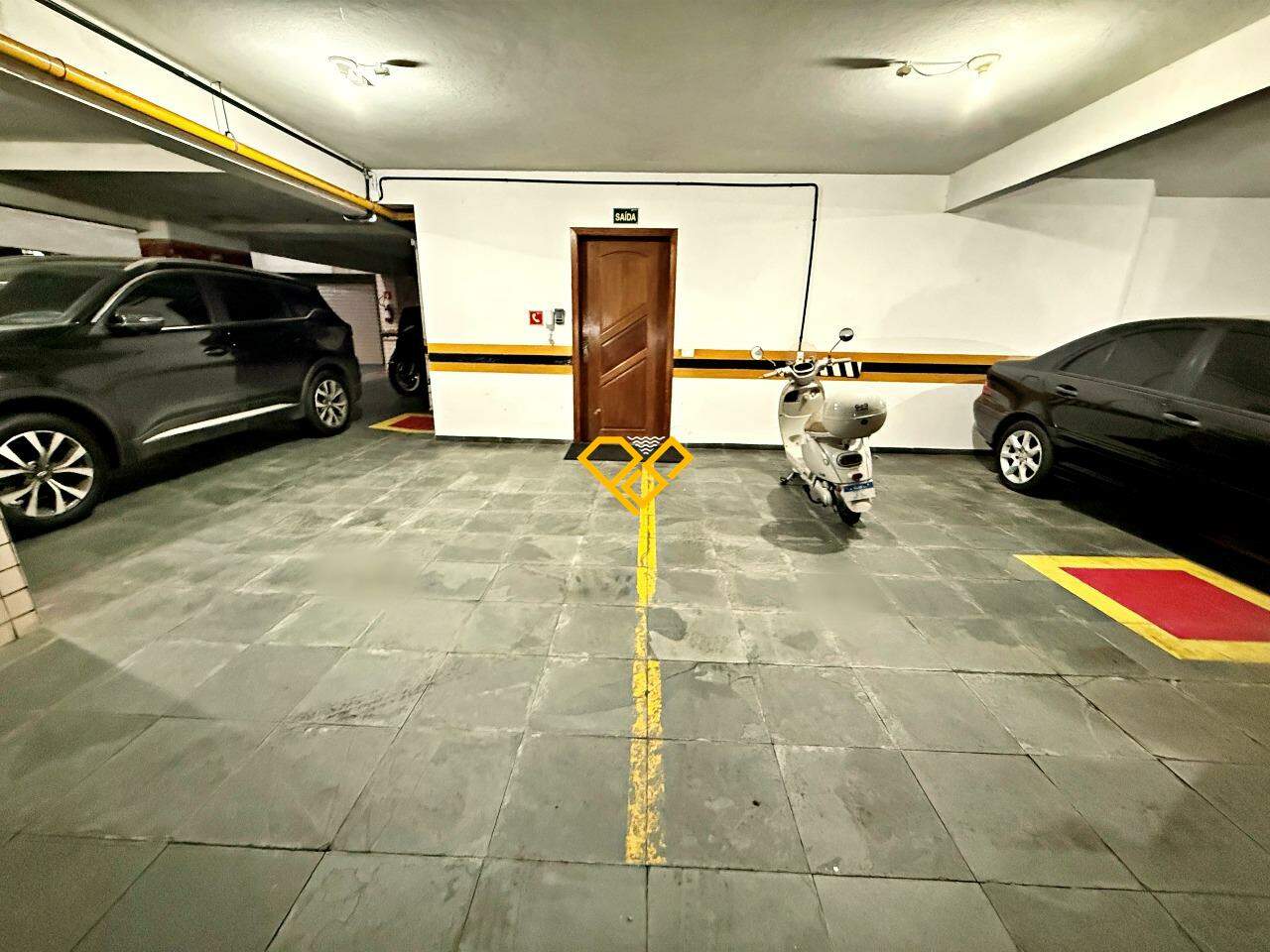 Apartamento para aluguel no Ponta da Praia: Garagem