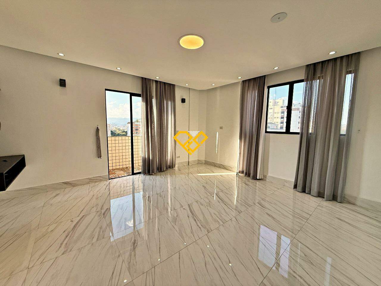 Apartamento para aluguel no Ponta da Praia: Sala