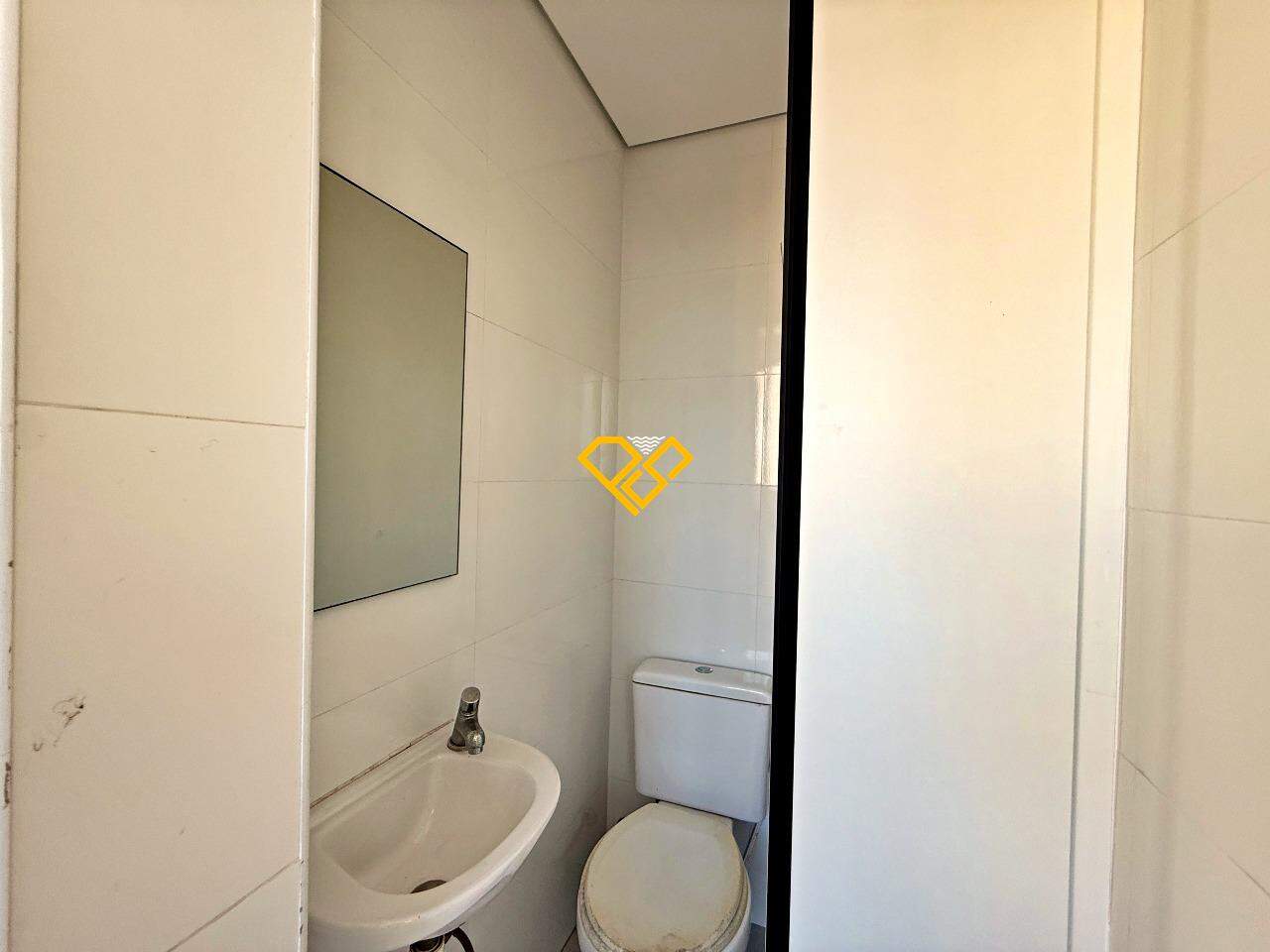 Apartamento para aluguel no Ponta da Praia: Wc de serviço