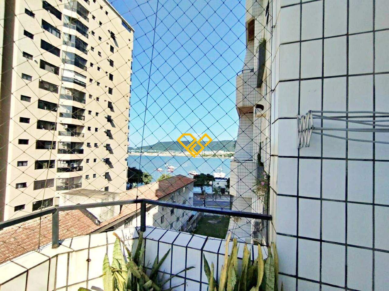 Apartamento Duplex à venda no Ponta da Praia: Varanda