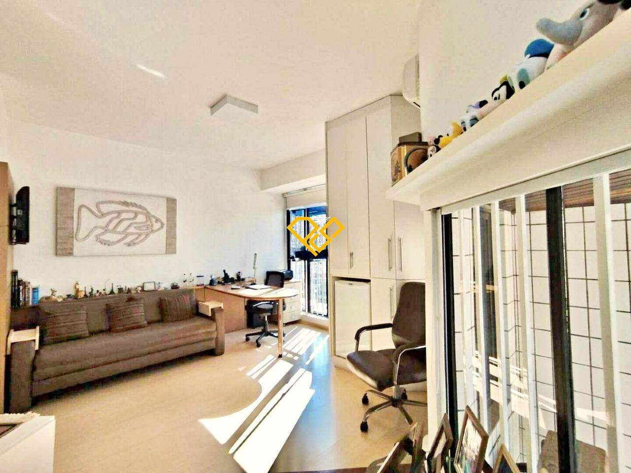 Apartamento Duplex à venda no Ponta da Praia: Sala
