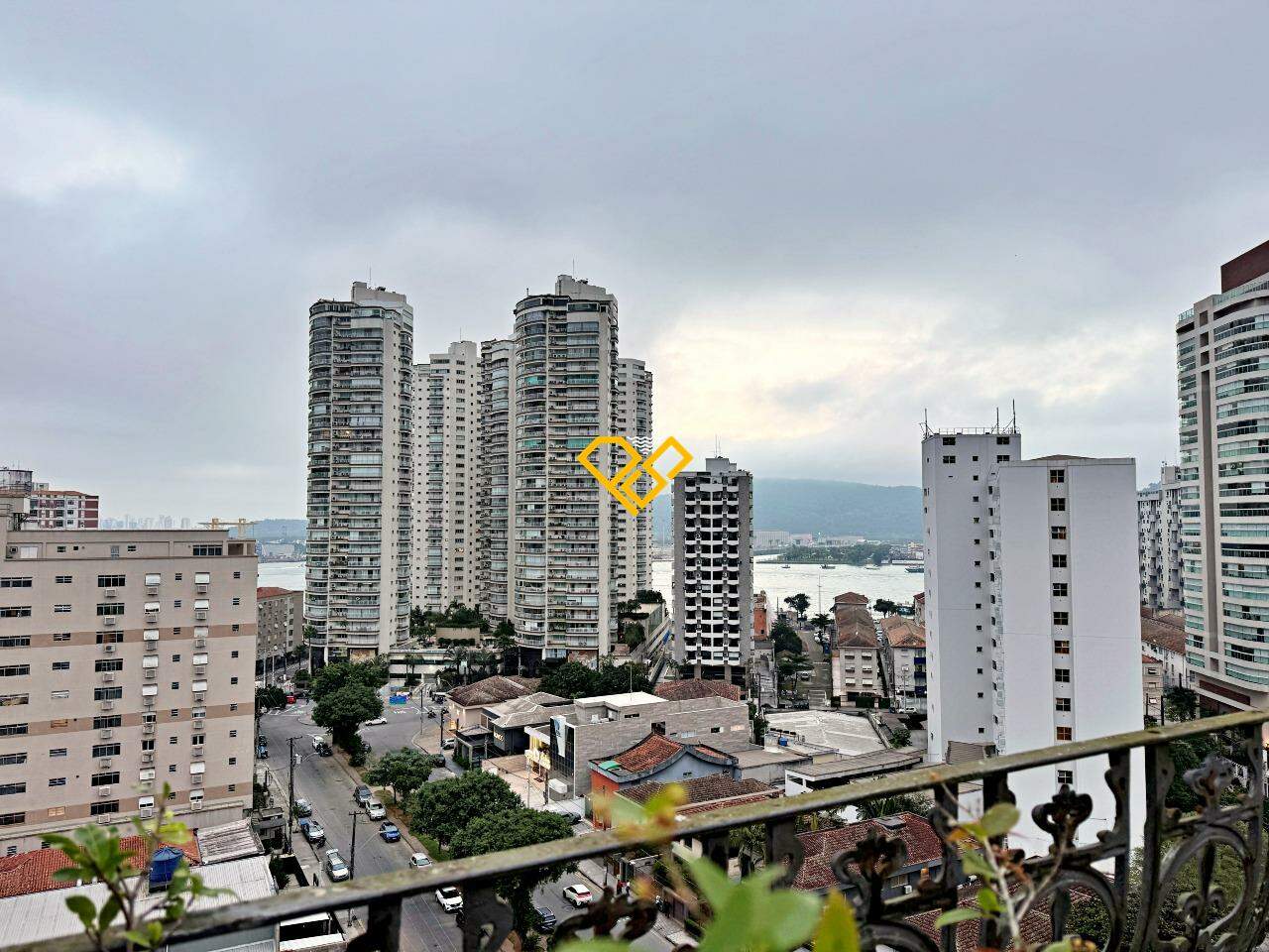 Cobertura à venda no Ponta da Praia: Vista