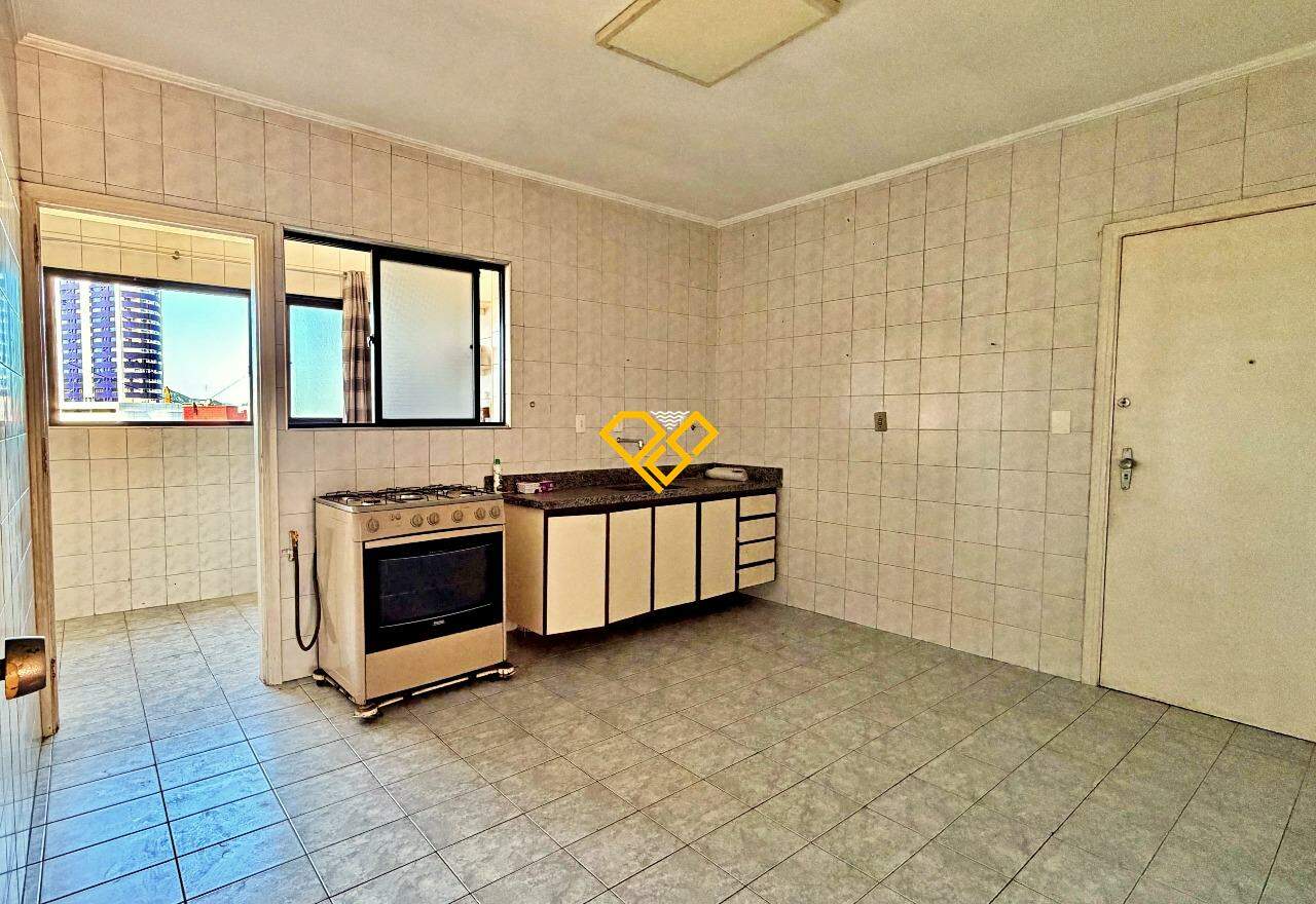 Apartamento à venda no Ponta da Praia: Cozinha