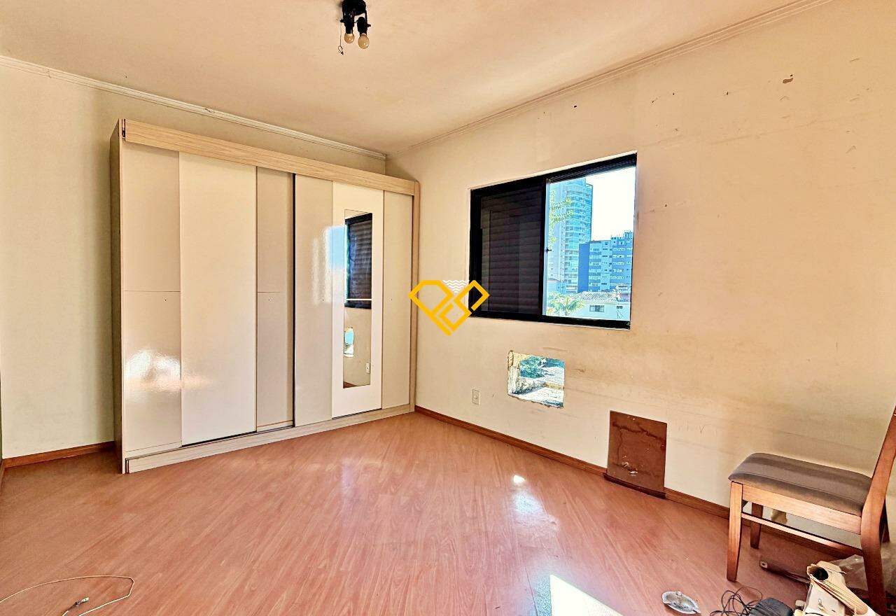 Apartamento à venda no Ponta da Praia: Dormitório 1 - suíte