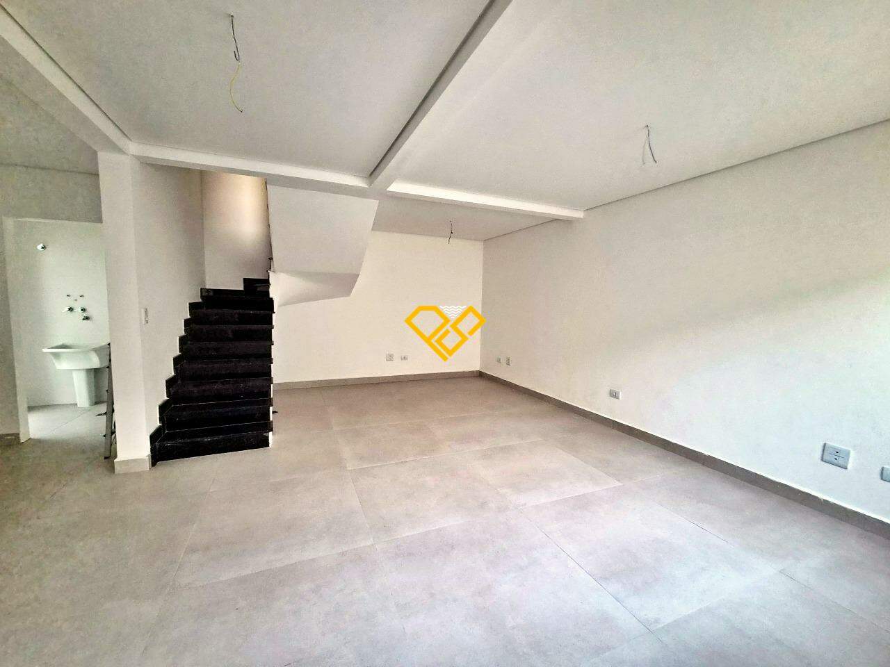 Sobrado à venda no Estuário: Sala