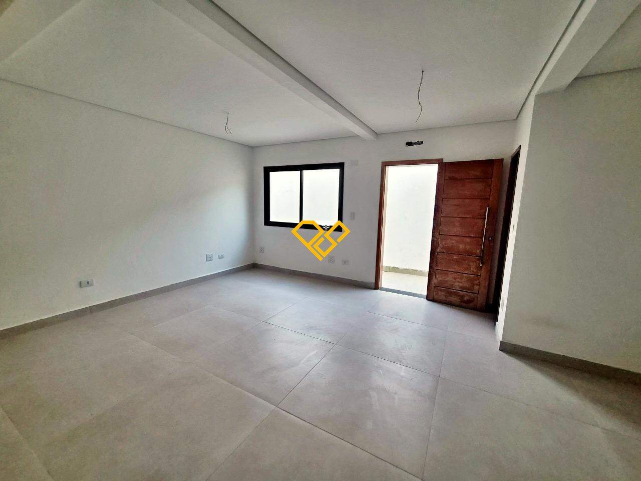 Sobrado à venda no Estuário: Sala