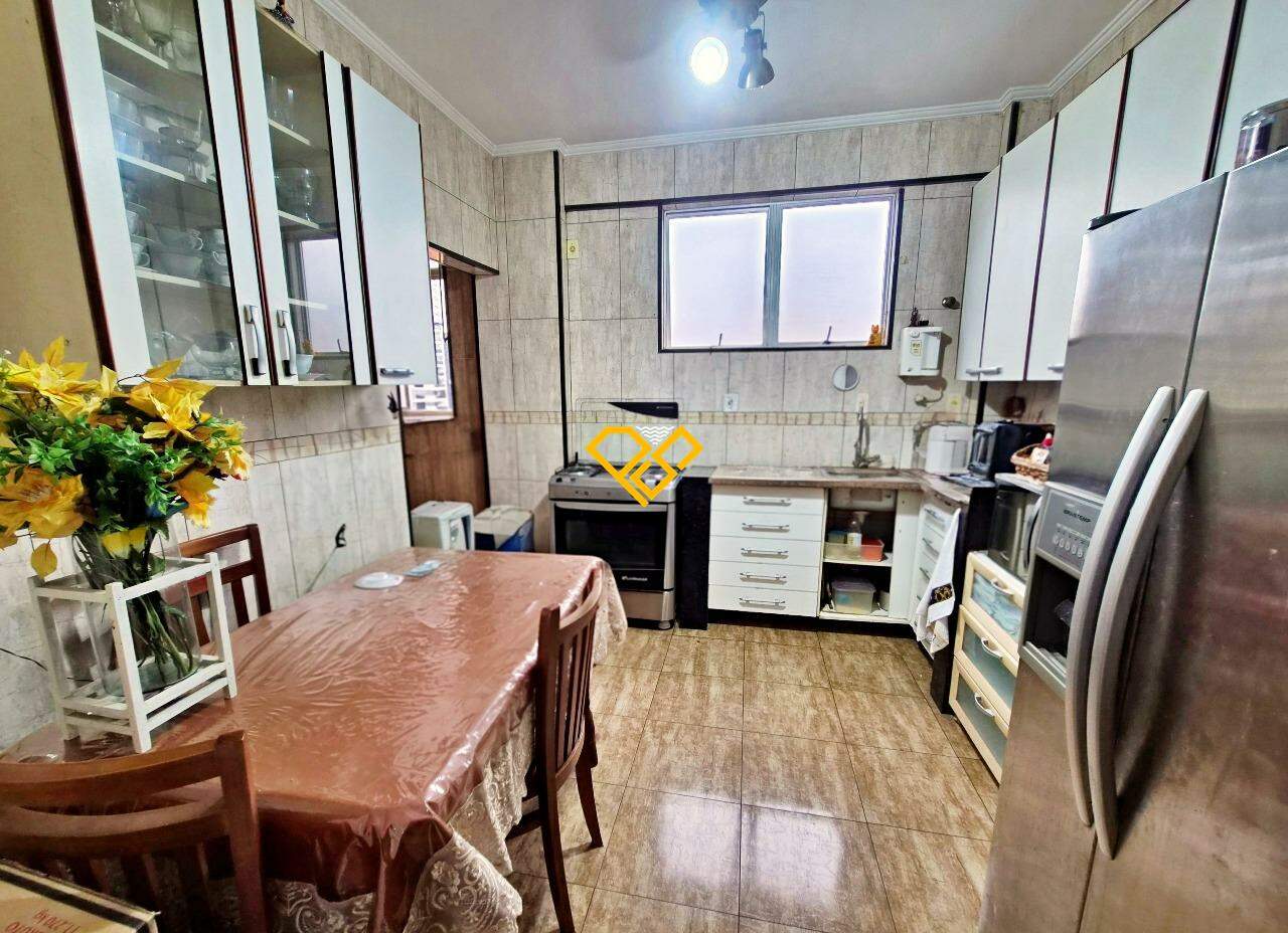 Apartamento à venda no Gonzaga: Cozinha