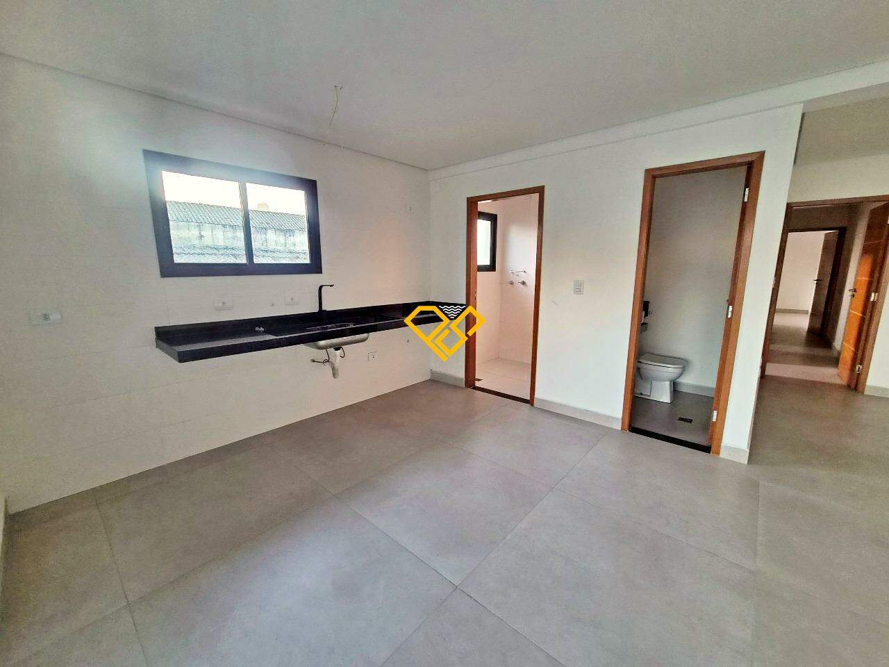 Sobreposta Alta à venda no Estuário: Sala e cozinha integrada