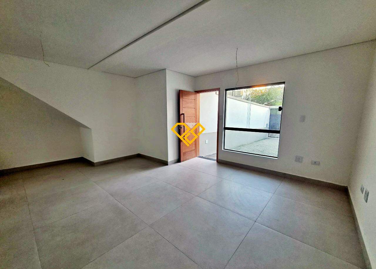 Sobreposta Baixa à venda no Estuário: Sala e cozinha integrada