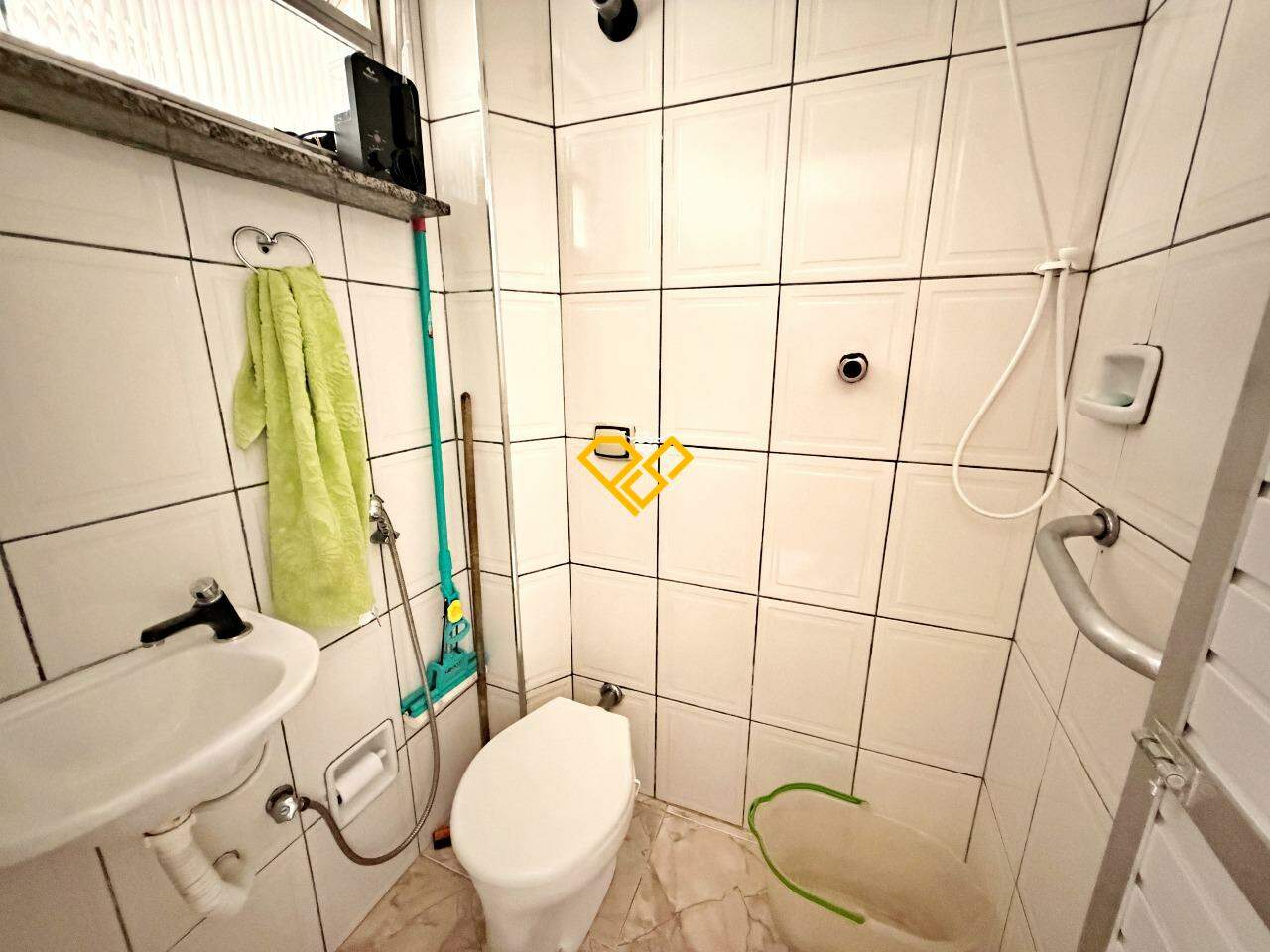 Apartamento à venda no Estuário: Wc de serviço