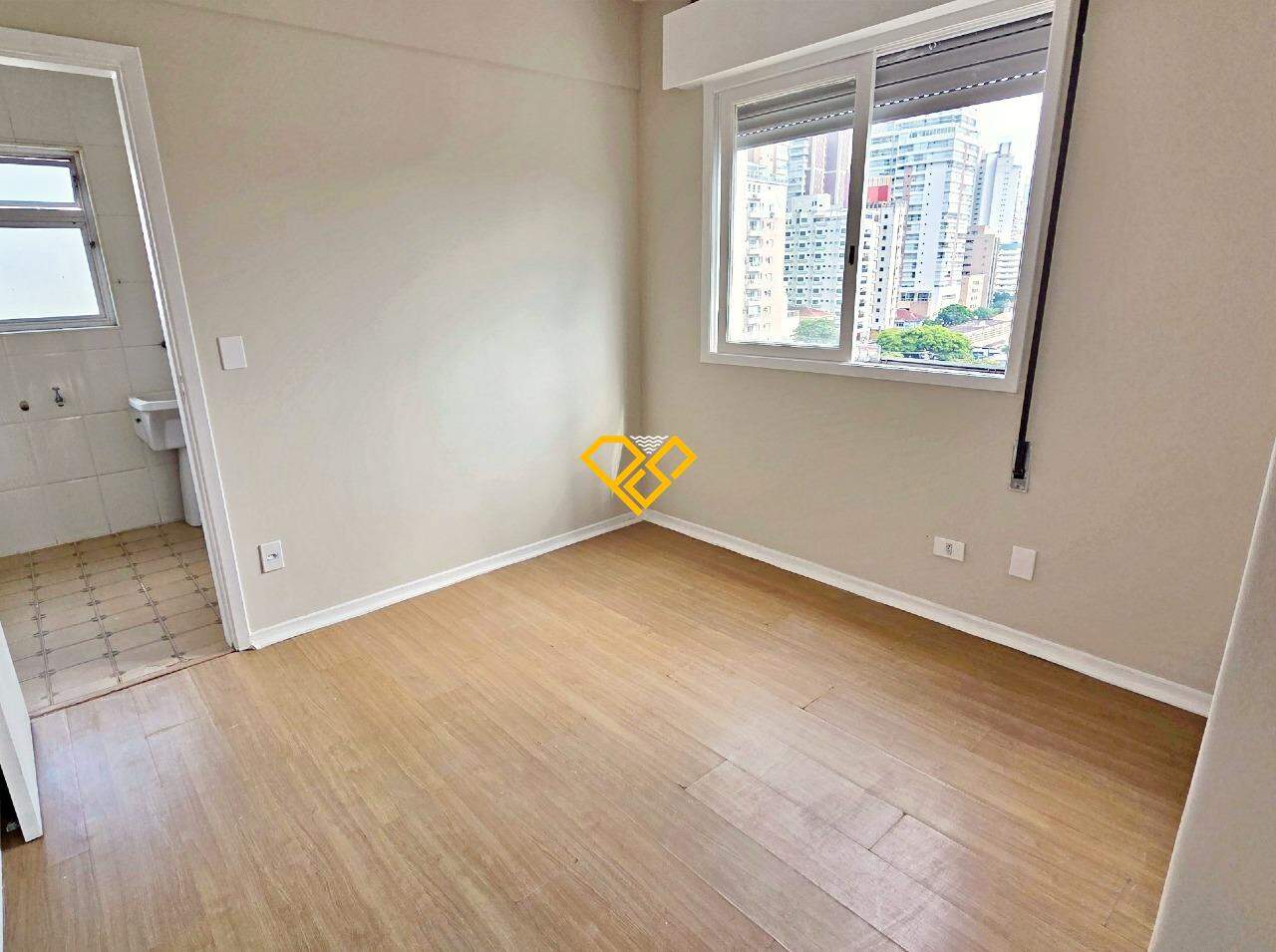 Apartamento à venda no Boqueirão: Depedência revertida