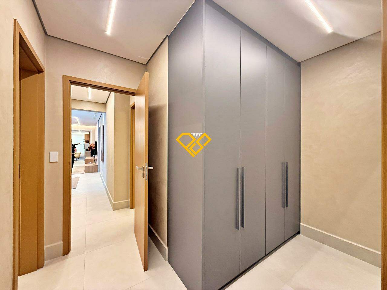 Apartamento à venda no Embaré: Hall íntimo