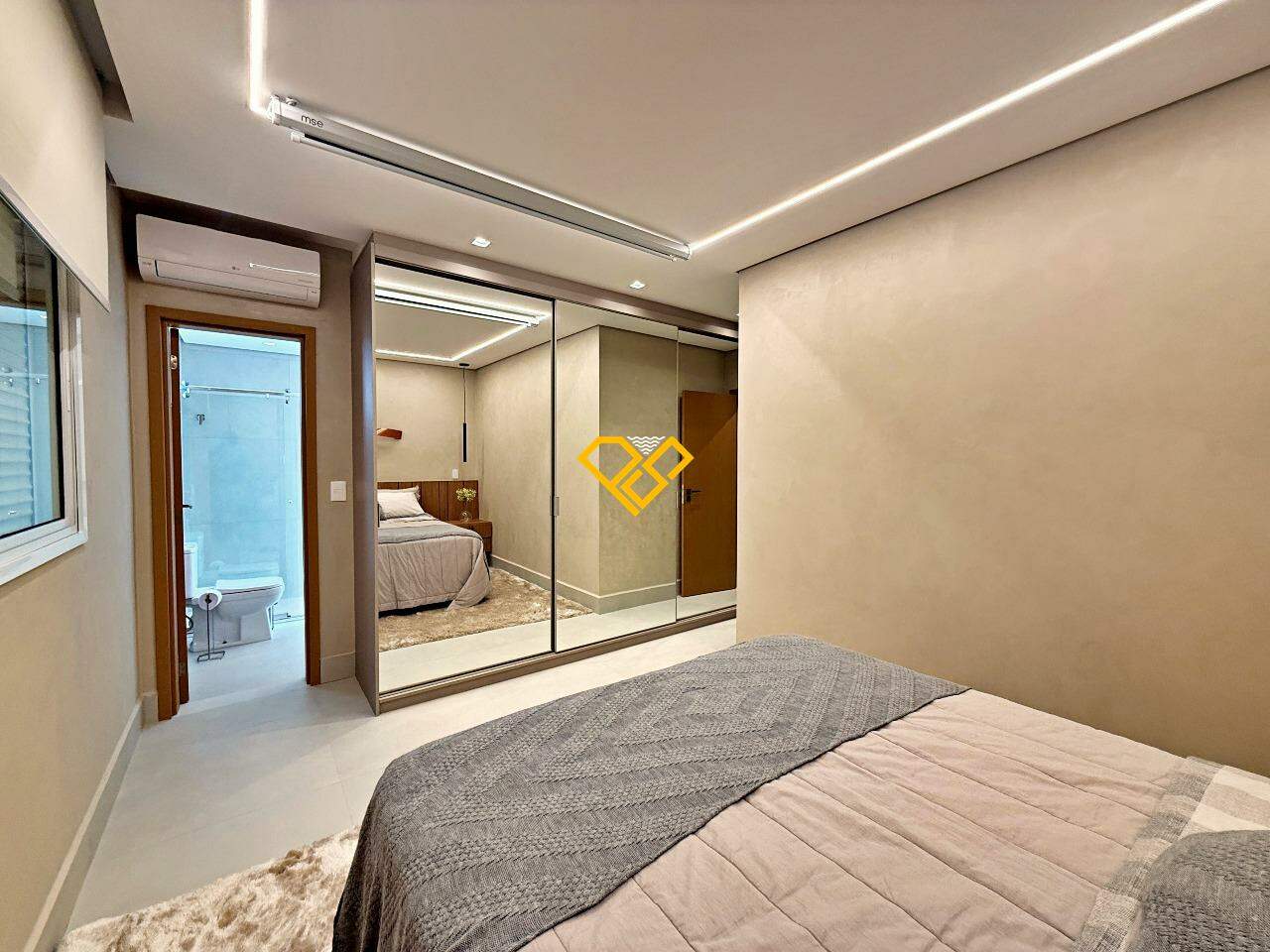 Apartamento à venda no Embaré: Suíte 1 - master