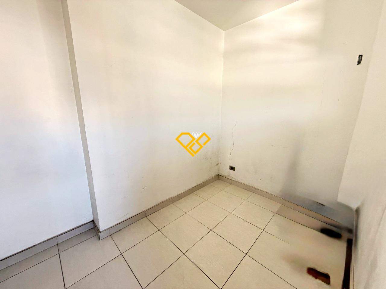 Apartamento à venda no Ponta da Praia: Dependência