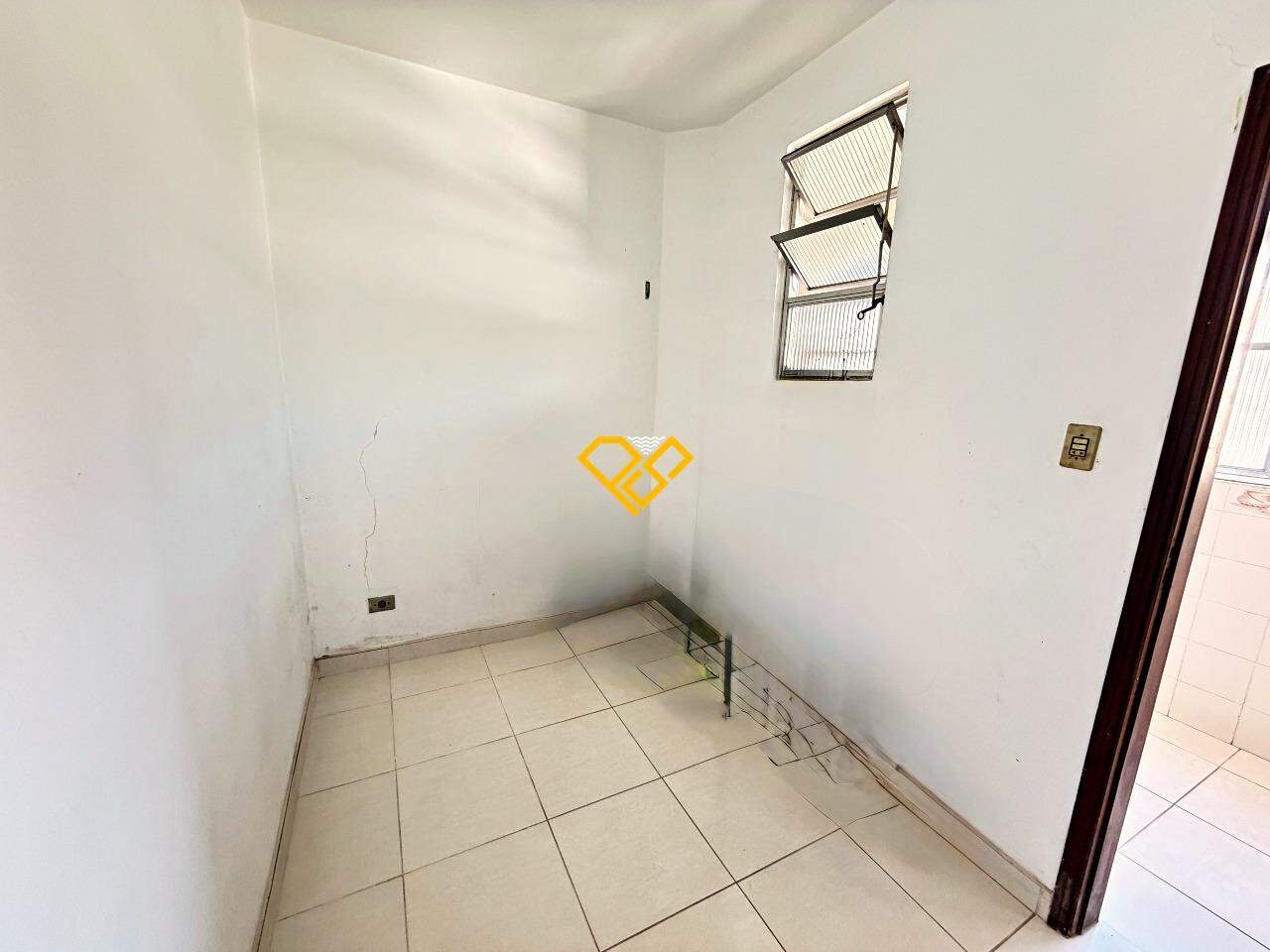 Apartamento à venda no Ponta da Praia: Dependência