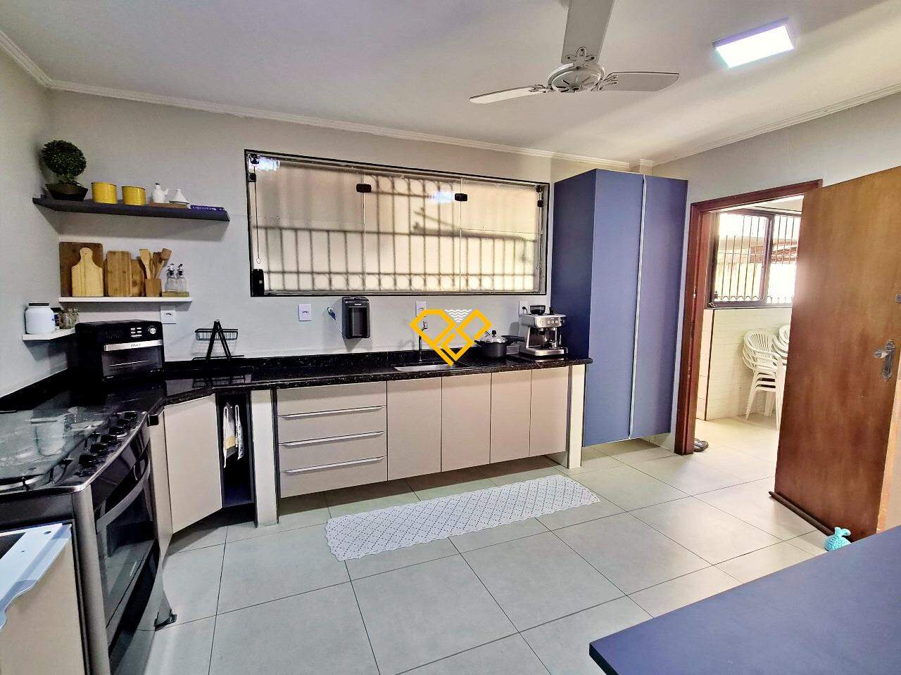 Sobrado à venda no Ponta da Praia: Cozinha