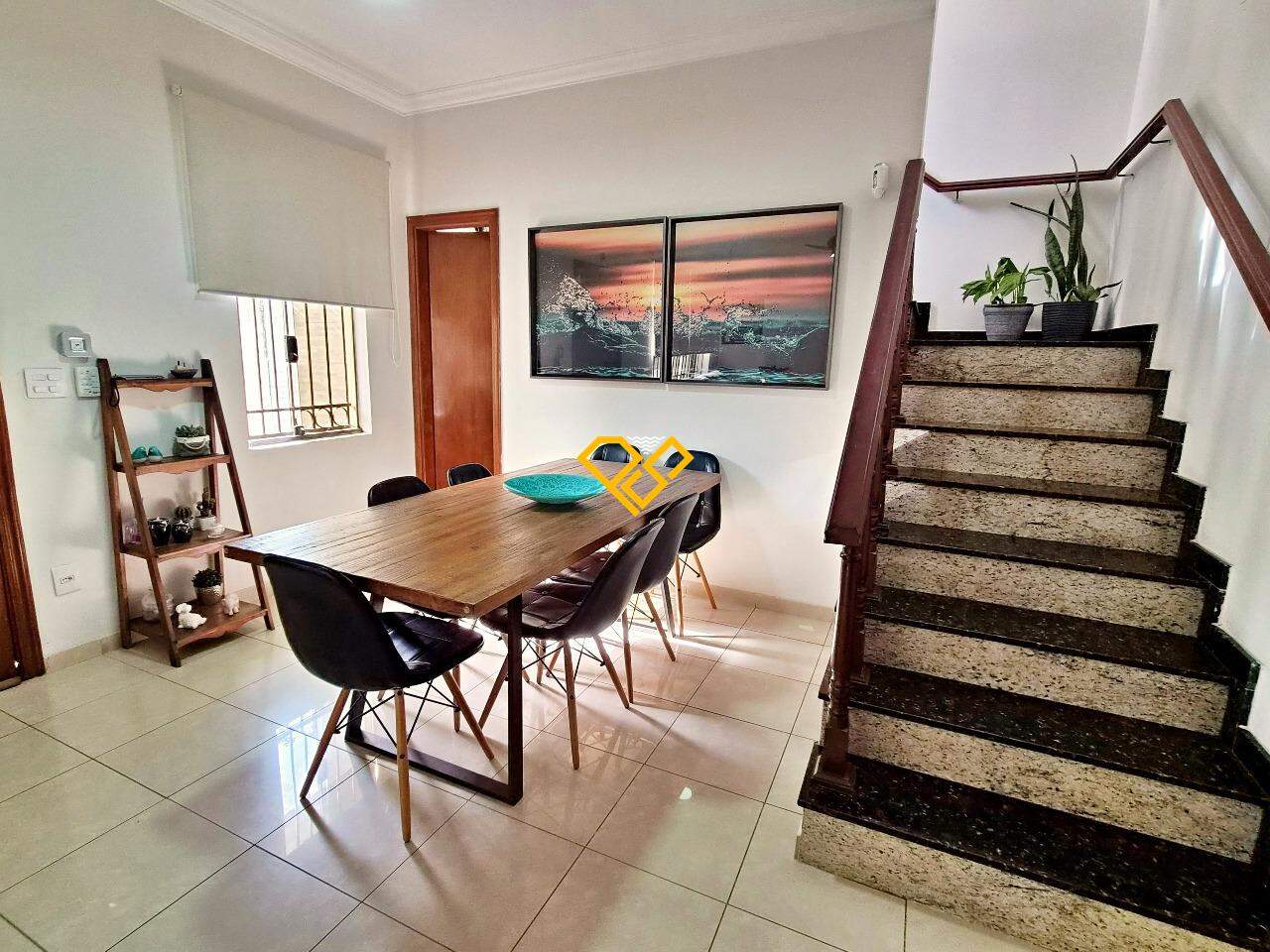 Sobrado à venda no Ponta da Praia: Sala 1° andar