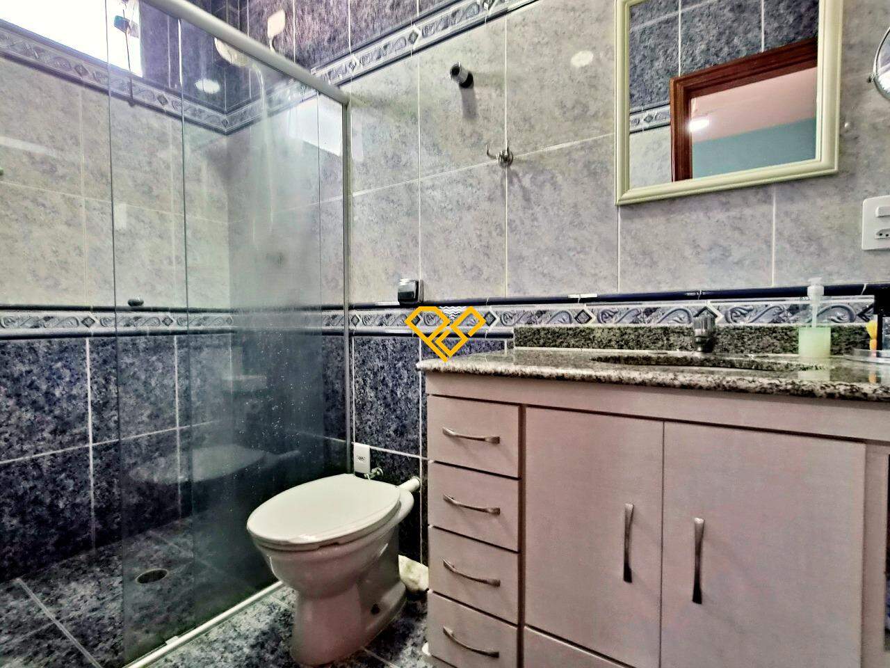 Sobrado à venda no Ponta da Praia: Wc suíte 2
