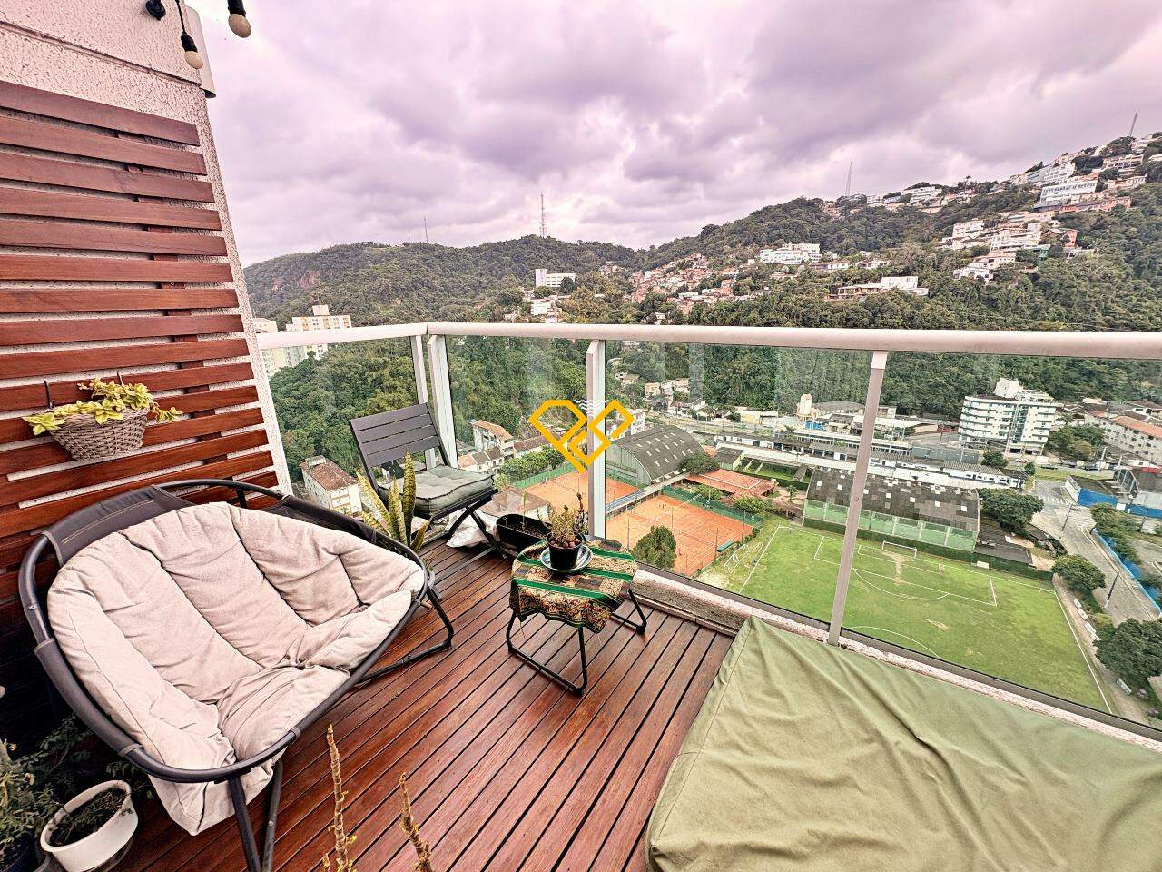 Apartamento Duplex para aluguel no José Menino: Varanda