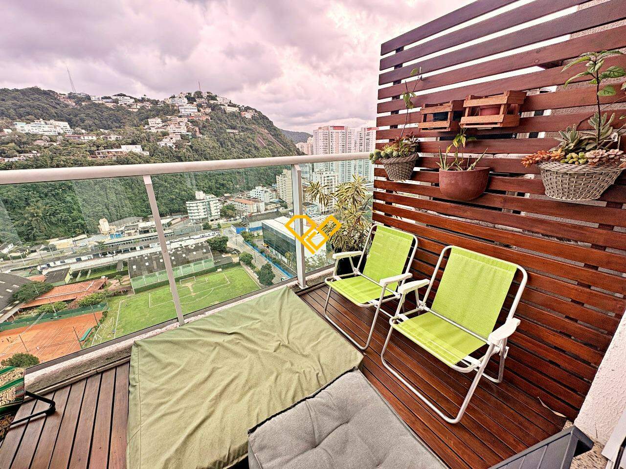 Apartamento Duplex para aluguel no José Menino: Varanda