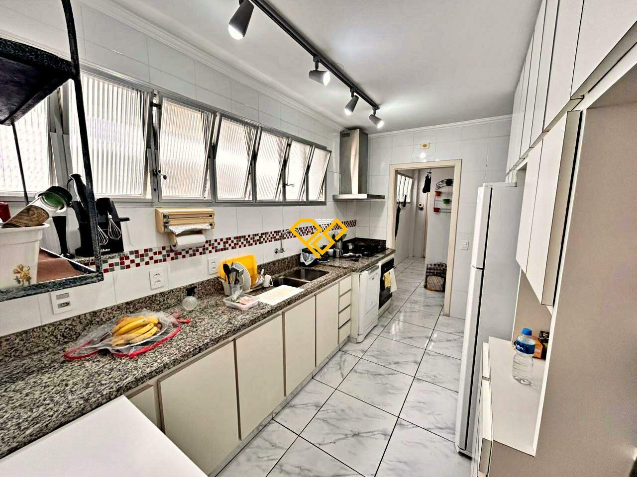 Apartamento à venda no Gonzaga: Cozinha