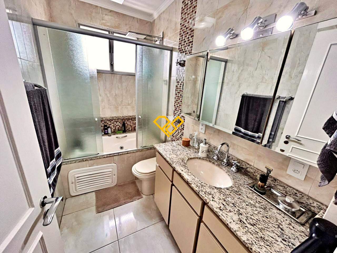 Apartamento à venda no Gonzaga: Wc suíte