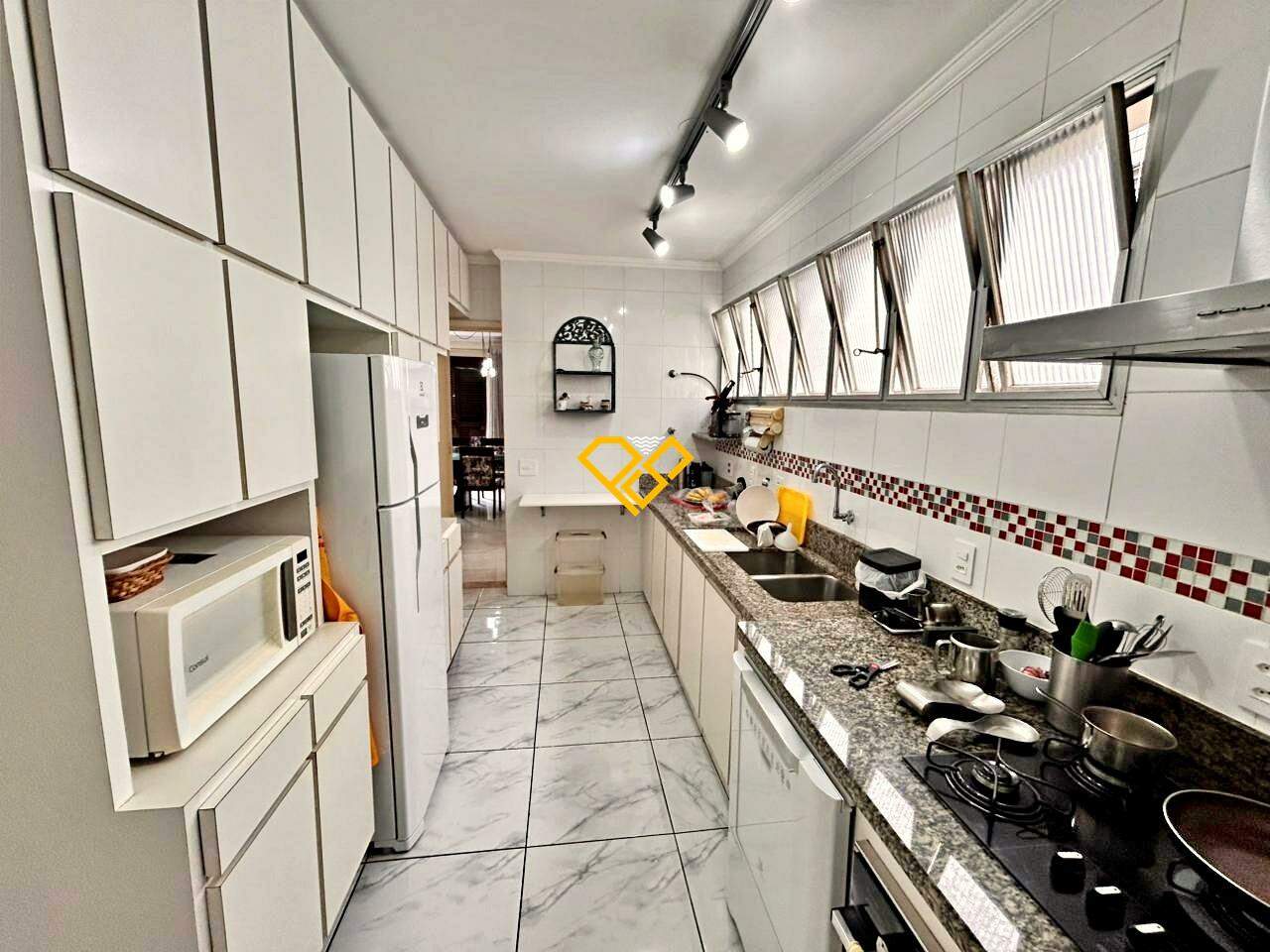 Apartamento à venda no Gonzaga: Cozinha