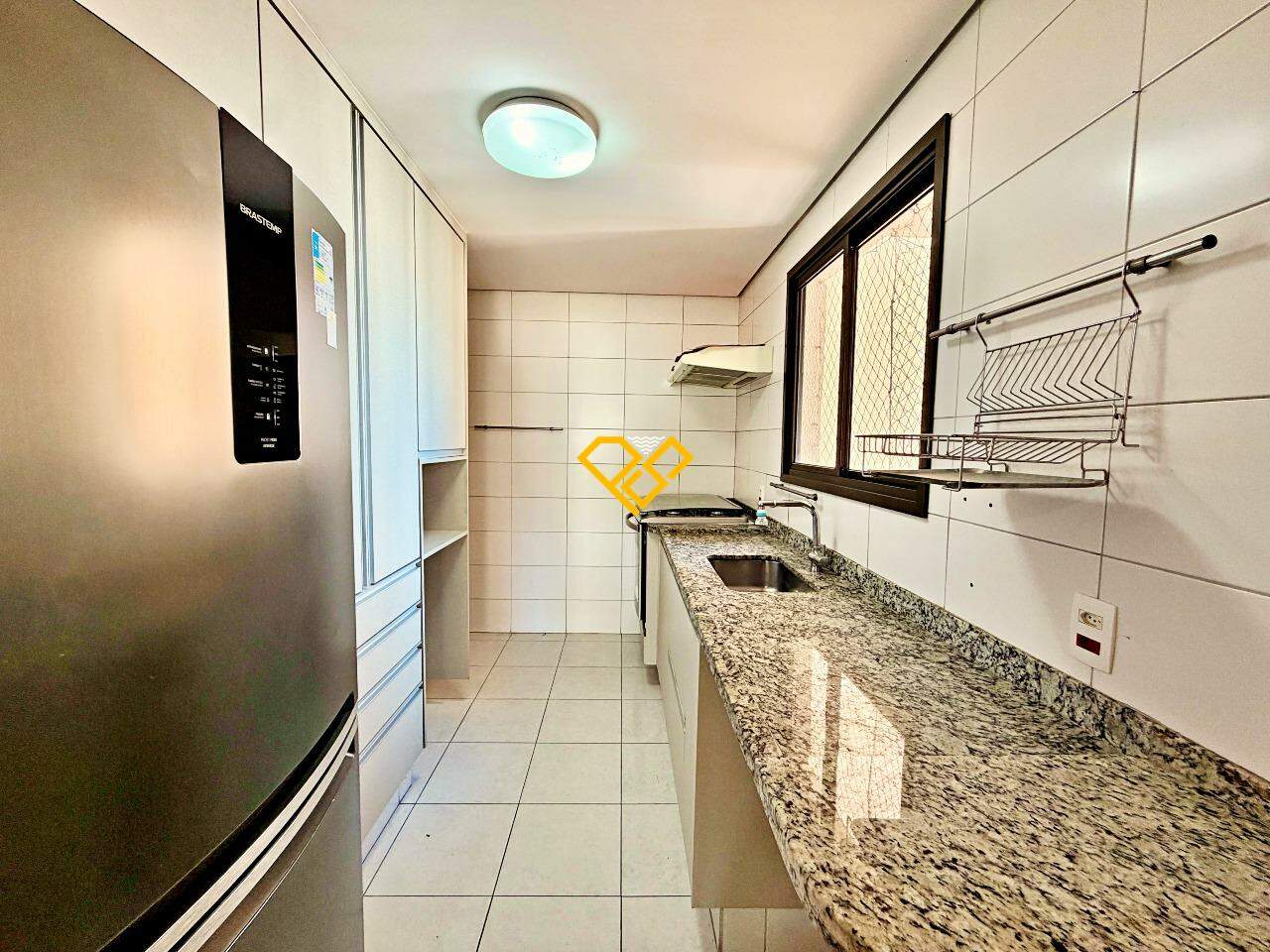 Apartamento para aluguel no Ponta da Praia: Cozinha