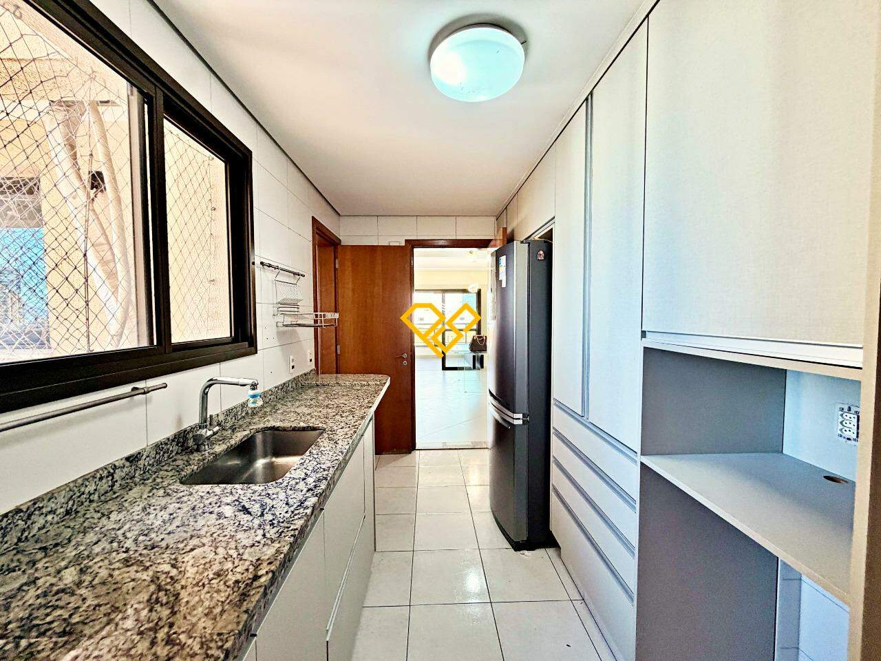 Apartamento para aluguel no Ponta da Praia: Cozinha