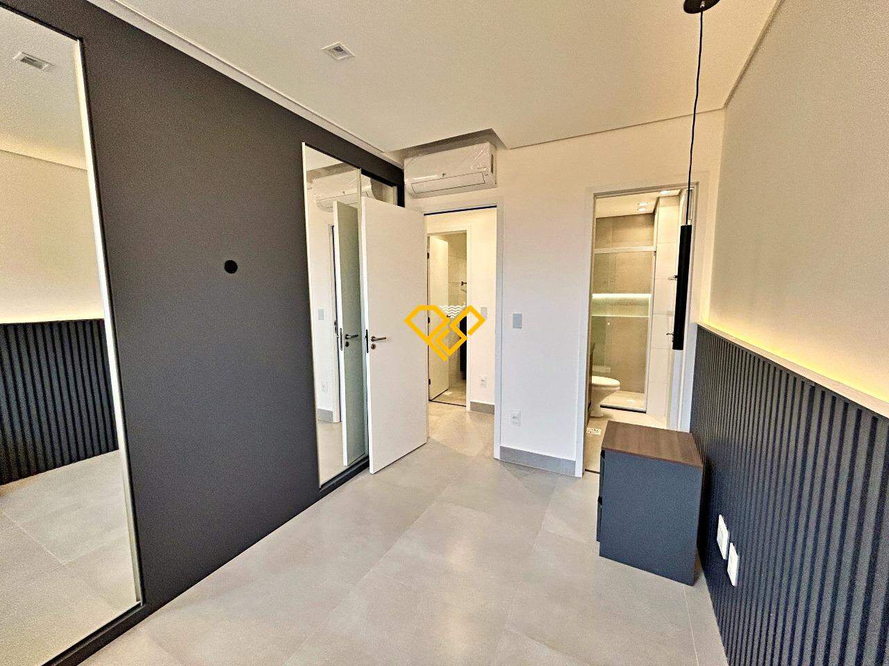 Apartamento à venda no Macuco: Dormitório 1 - suíte