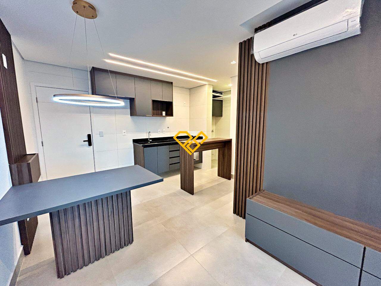 Apartamento à venda no Macuco: Sala e cozinha integrada