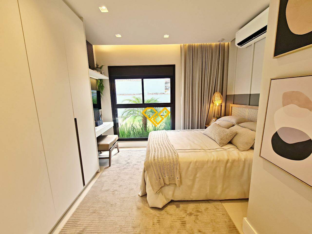 Apartamento à venda no Ponta da Praia: