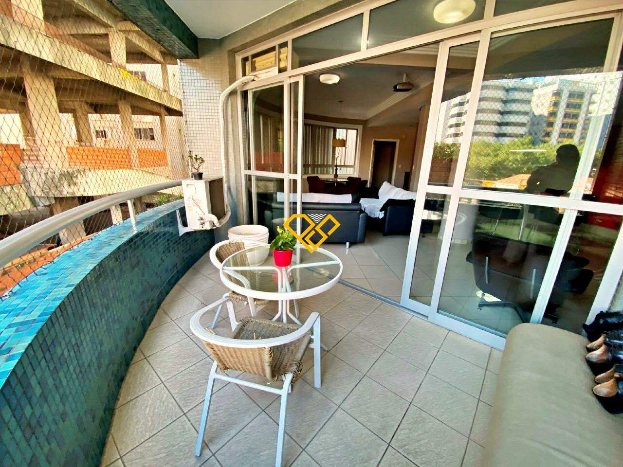 Apartamento à venda no Gonzaga: Varanda