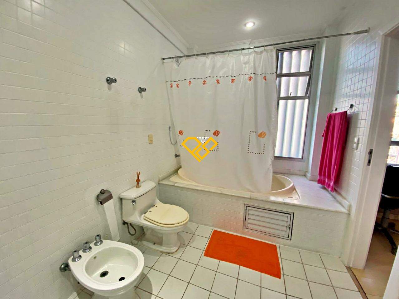 Apartamento à venda no Gonzaga: Wc suíte 1 - master