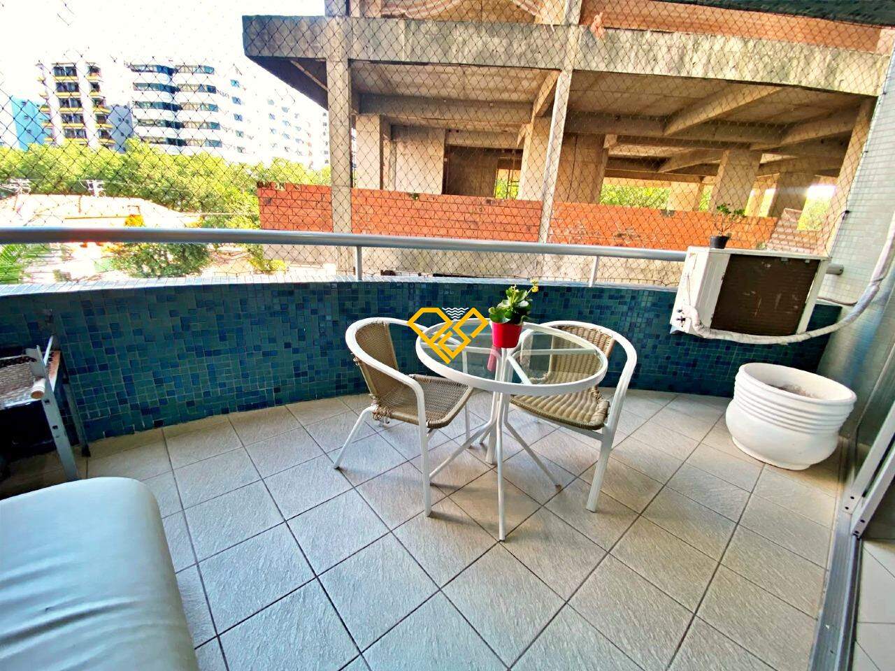 Apartamento à venda no Gonzaga: Varanda